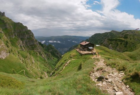 cabana-caraiman-hut-chalet